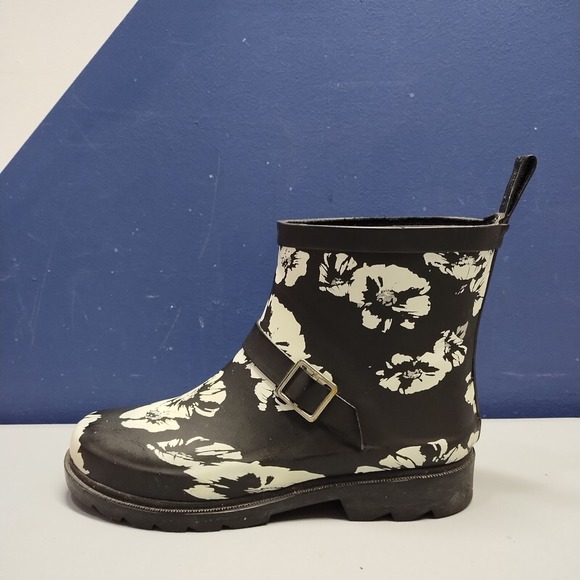 Capelli New York Glossy Rain Boots Womens US 7 Black White Floral Ankle Pull On - Picture 4 of 12